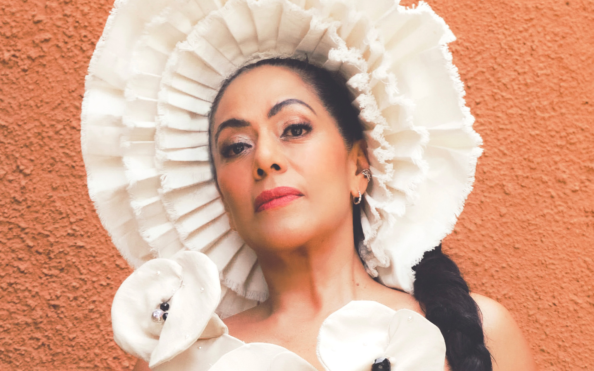 lila-downs-dia-de-los-muertos-3-700×438-1
