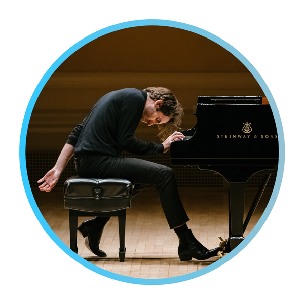 Photo of Alexandre Kantorow